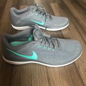 Brand new women Nike shoes